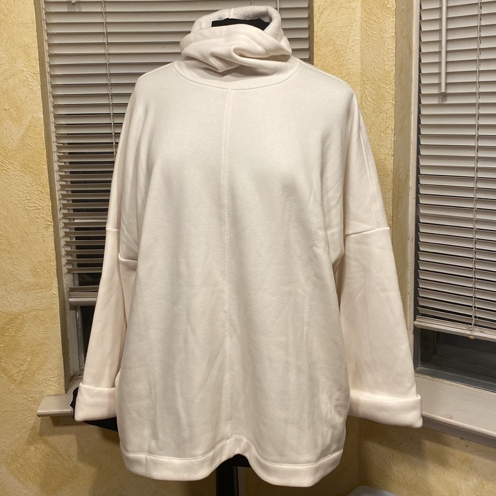 ATHLETA women’s cream super soft cropped Cozy Karma Funnel Neck Sweatshirt - Picture 3 of 11
